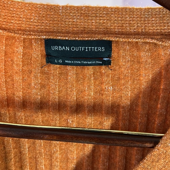 Urban outfitters cropped cardigan. NWOT. - Picture 2 of 4